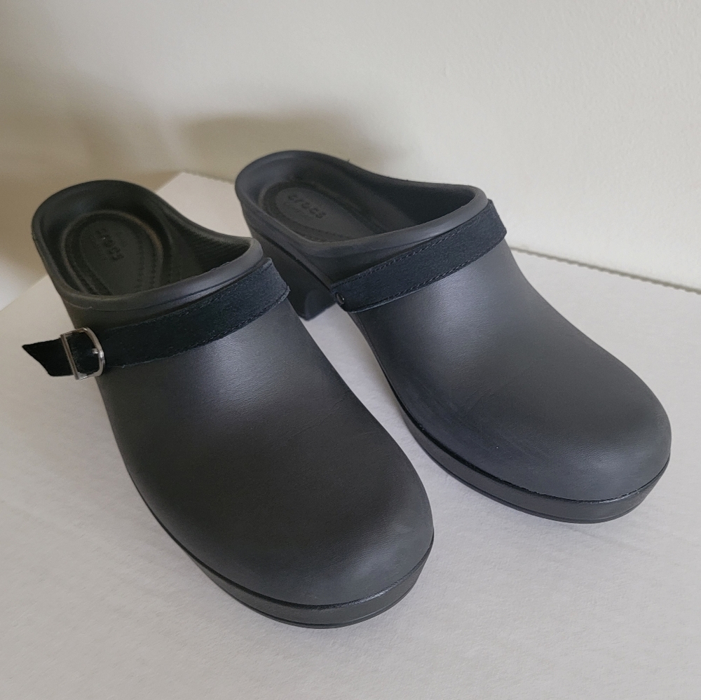 Crocs Sarah Clog - Picture 2 of 8